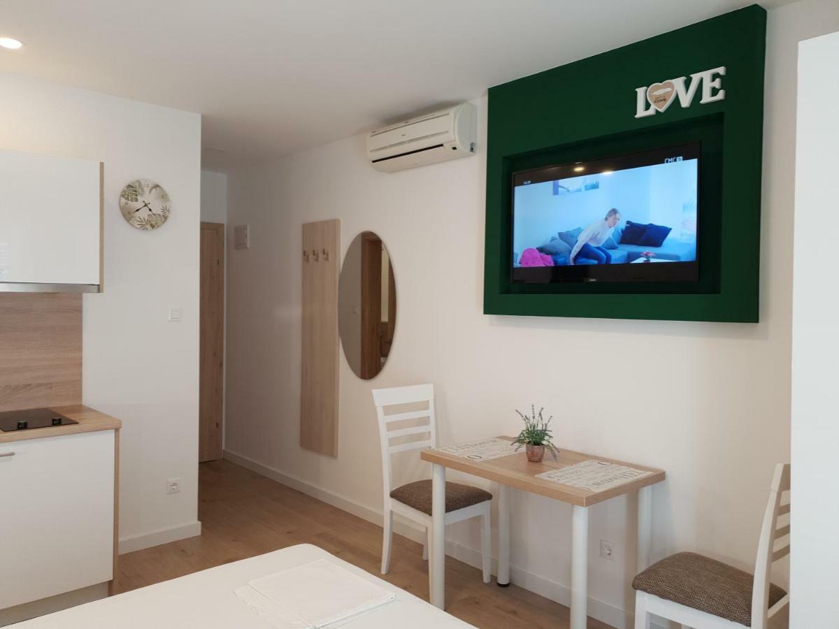 Guesthouse Dominovic Brela Exterior photo